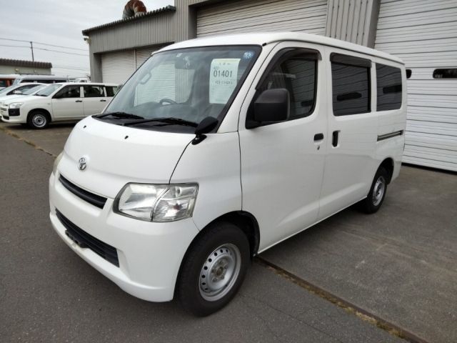 1401 Toyota Town ace van S412M 2015 г. (LUM Hokkaido Nyusatsu)